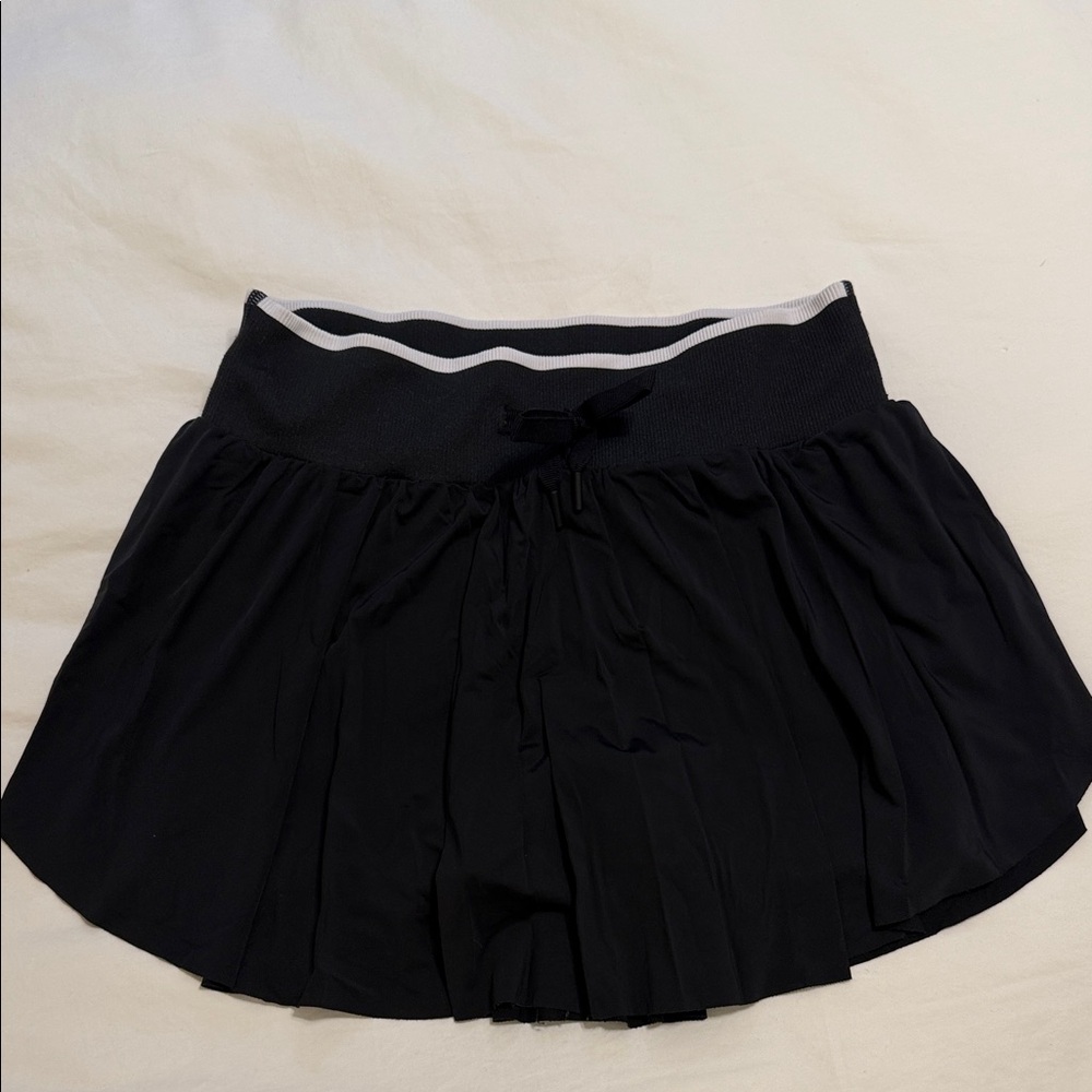 All in Motion Black and White Skirt Size Small